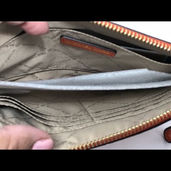 Michael kors jet set travel XL zip clutch wristlet - Picture 6 of 7